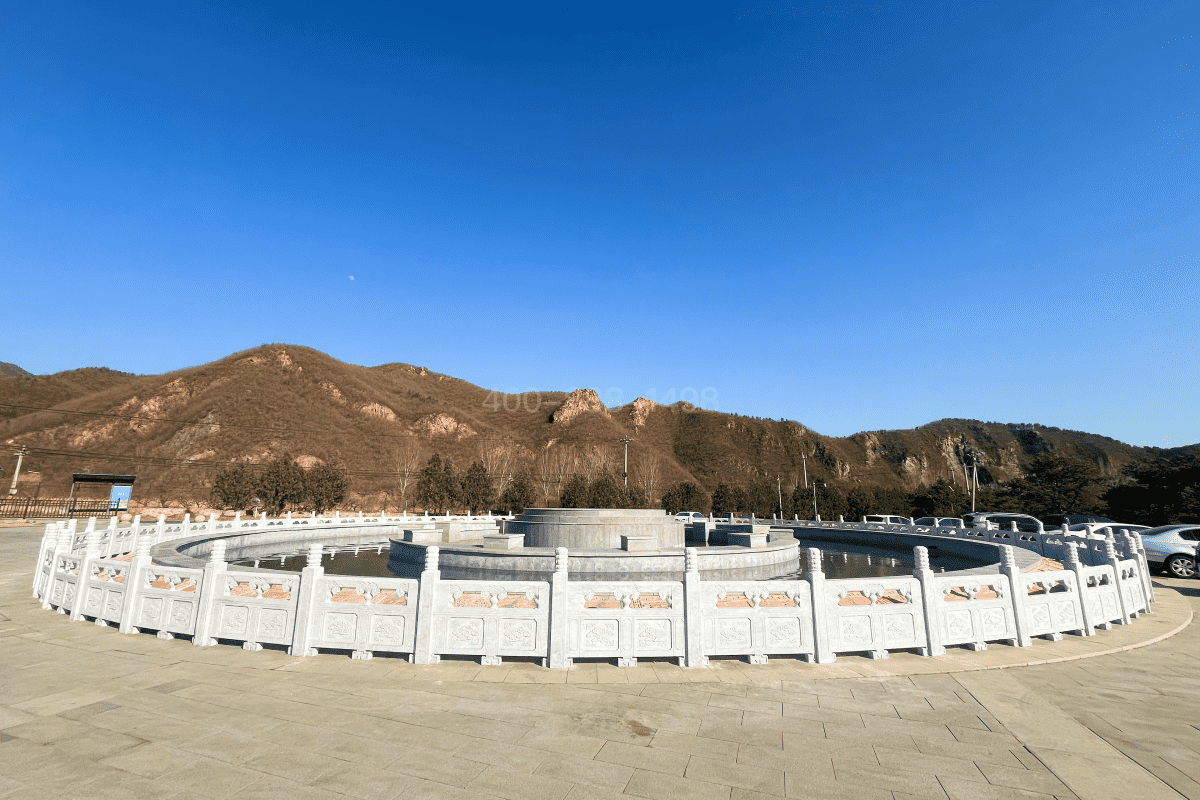 凤凰山陵园环境图